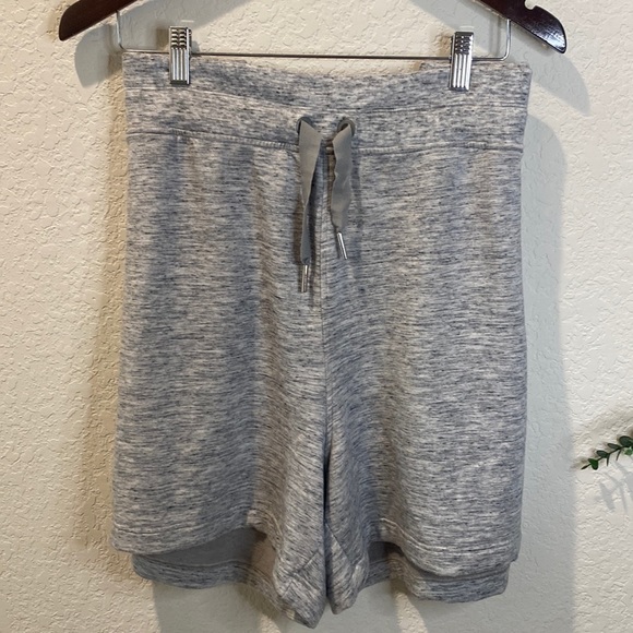 Athleta Pants - 𝅺Athleta Balance 4” Shortie in Marl Grey Heather
